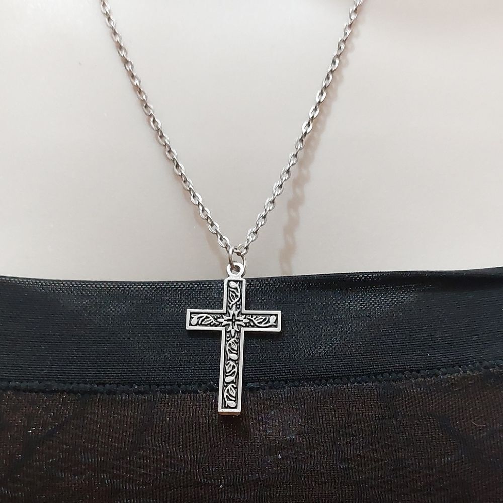 Vintage Engraved Floral Design Cross Silver Tone Necklace
